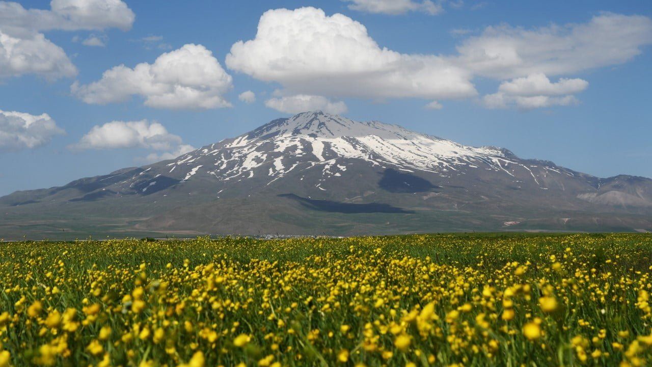 Гора Супхан (Süphan Dağı)